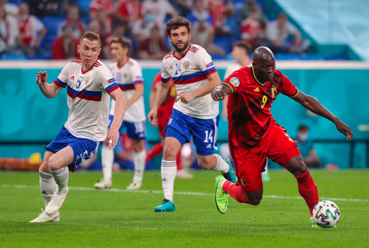 Romelu Lukaku scores a brace to lead Belgium to its first victory